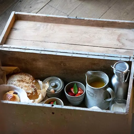 Le Roitelet - Suite privative petit-déjeuner inclus 3*